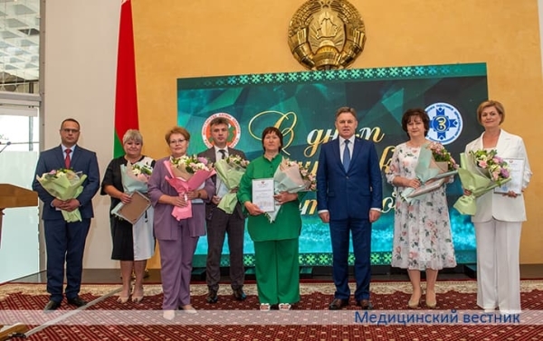 
        На них равняются пришедшие в профессию или выбирающие эту стезю			    