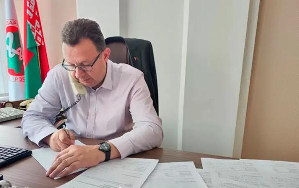 Дмитрий Пиневич провел телефонную линию по вопросам работы онкологической службы
Дмитрий Пиневич провел телефонную линию по вопросам работы онкологической службы