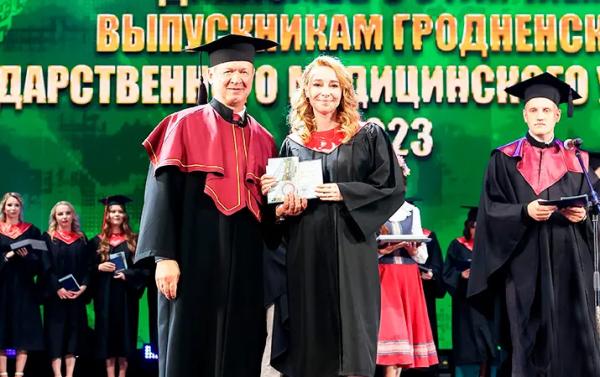 В ГрГМУ состоялась торжественная церемония вручения дипломов
В ГрГМУ состоялась торжественная церемония вручения дипломов