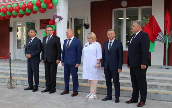 В Ганцевичах открыли обновленную поликлинику
В Ганцевичах открыли обновленную поликлинику