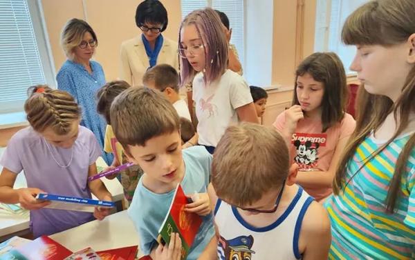 Представительницы Белорусского союза женщин поддержали акцию «Соберем портфель вместе»
Представительницы Белорусского союза женщин поддержали акцию «Соберем портфель вместе»