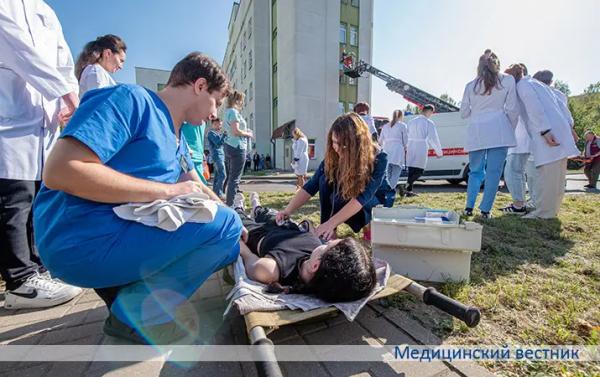 В ГКБСМП прошли командно-штабные учения в режиме ЧС
В ГКБСМП прошли командно-штабные учения в режиме ЧС