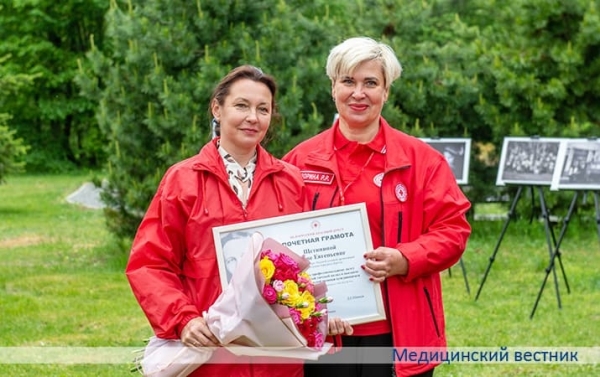 
        Раскошныя гартэнзіі ў гонар медыцынскіх сясцёр			    